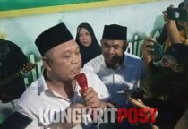 Calon  Gubernur Provinsi Provinsi Sulawesi Tenggara  Ruksamin  berbuka puasa bersama masyarakat dan tokoh agama di Kota Kendari tepatnya