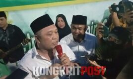 Calon  Gubernur Provinsi Provinsi Sulawesi Tenggara  Ruksamin  berbuka puasa bersama masyarakat dan tokoh agama di Kota Kendari tepatnya