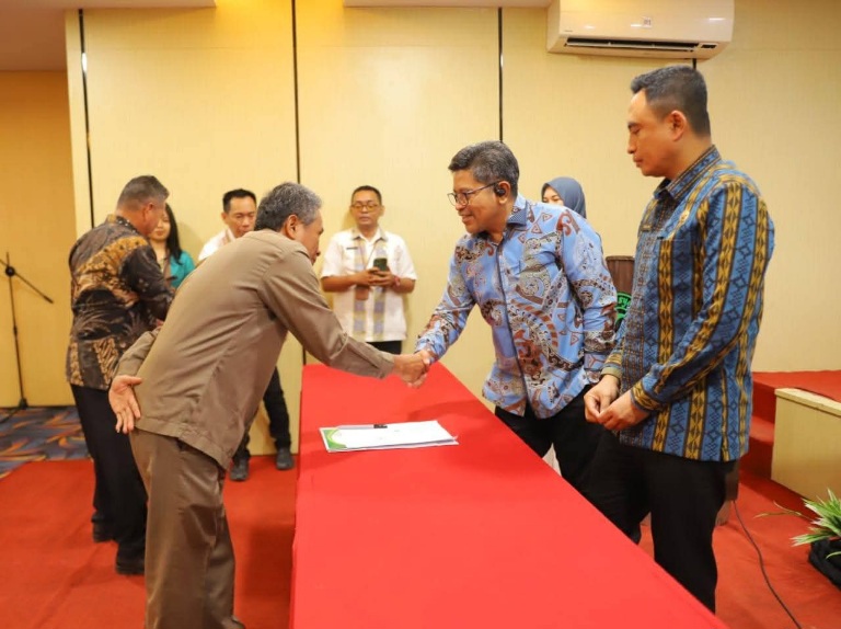 Sinergi Dukcapil dan Kominfo Perkuat Pelayanan Publik Digital Berbasis Data Kependudukan 2 FB IMG 1754561145411