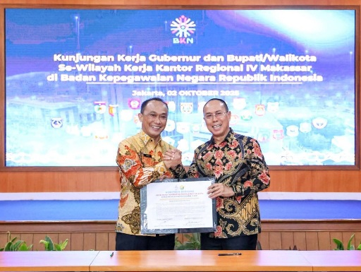 Andi Sumangerukka: SDM Unggul Kunci Kemajuan Pembangunan Daerah 1 Ket gambar: Gubernur sultra Andi Sumangerukka Tim Manajemen Talenta setiap instansi pemerintahan daerah( foto Istimewa)