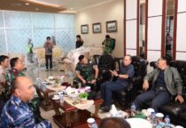 Ket gambar: ASR Dan Mayjen Zainuddin Bahas Basis Udara( foto istimewa)