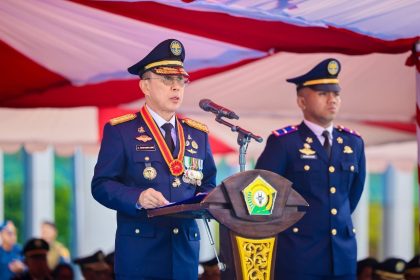 Ket gambar:  Gubernur Sultra Andi Sumangerukka pimpin Upacara Hari Perhubungan Nasional (Harhubnas) ke-55( foto istimewa)