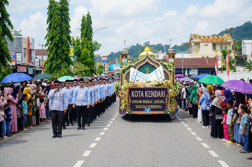 Kafilah Kota Kendari Tampil Memikat di Pawai Ta’aruf MTQ Sultra di Konawe, Padukan Syiar Islam dan Warisan Budaya 1 1782221904082